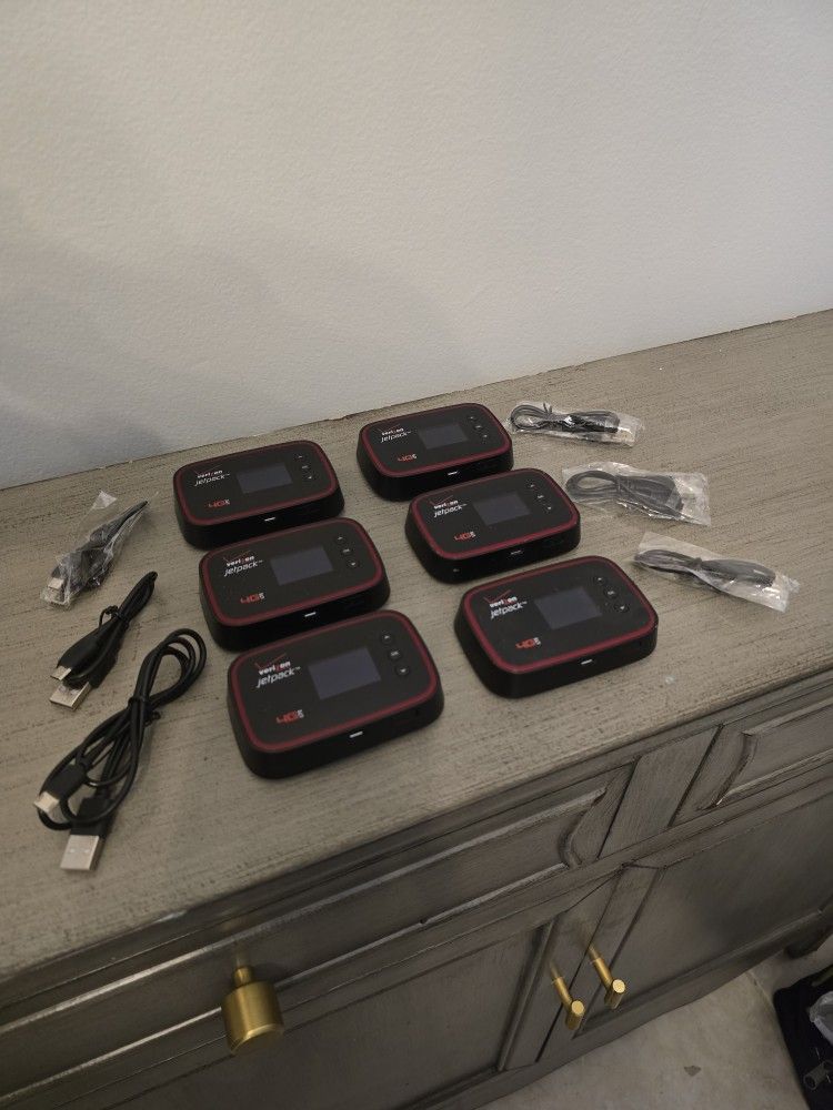 6 Verizon 4G Wifi Hotspots With Charging Cable. No Batteries