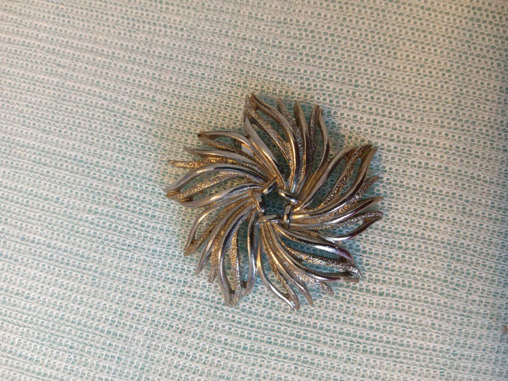 Swirling Brushed Silver Tone Star Flower Brooch