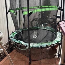 Trampoline 