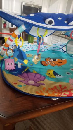 Play gym finding nemo