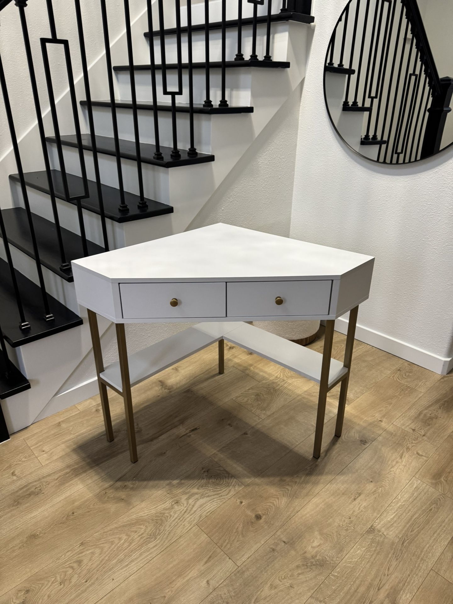 Corner Desk with 2 drawers