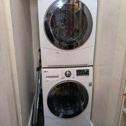 2018 LG Stackable Washer/Dryer