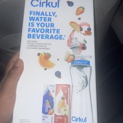 1 New Bottle Cirkul + iPad 10 Unlocked 