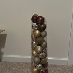 Shatter Proof Ornaments 