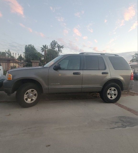 2004 Ford Explorer