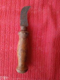 Carpet Cutting Tool