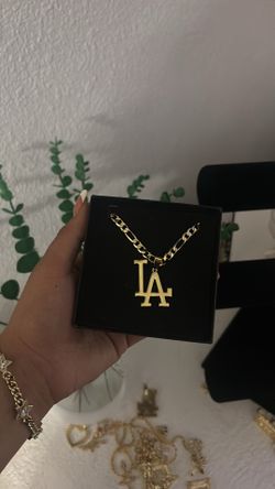 LA necklace