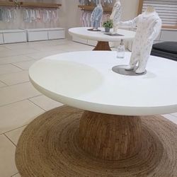 Beautiful Modern Retail Display Pieces