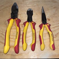 Wiha 3 Piece Electrician Insulated Industrial Grip Pliers and Cutters Set