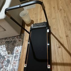 8% Incline Walking Pad with Handle Bar