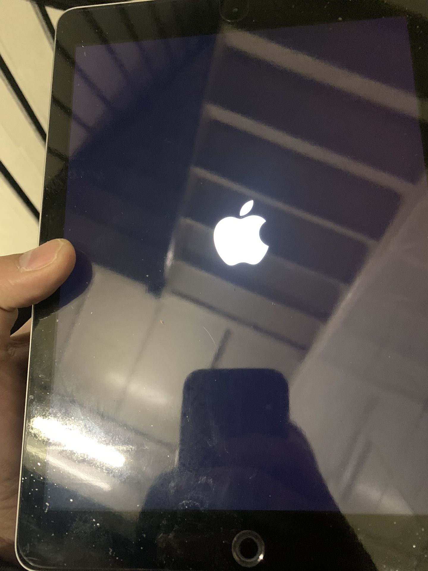 Apple iPad (5th Generation  32GB)
