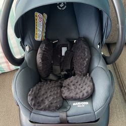 Infant Maxi cosi car Seat 