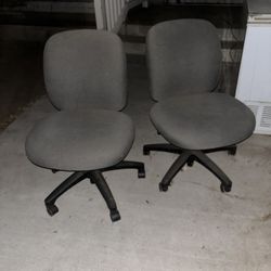 2 Gray Basic Week Chairs (Perfect Condition)