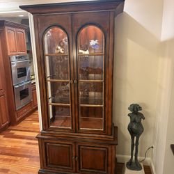 Traditional Hutch