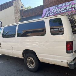 2005 Ford E-350