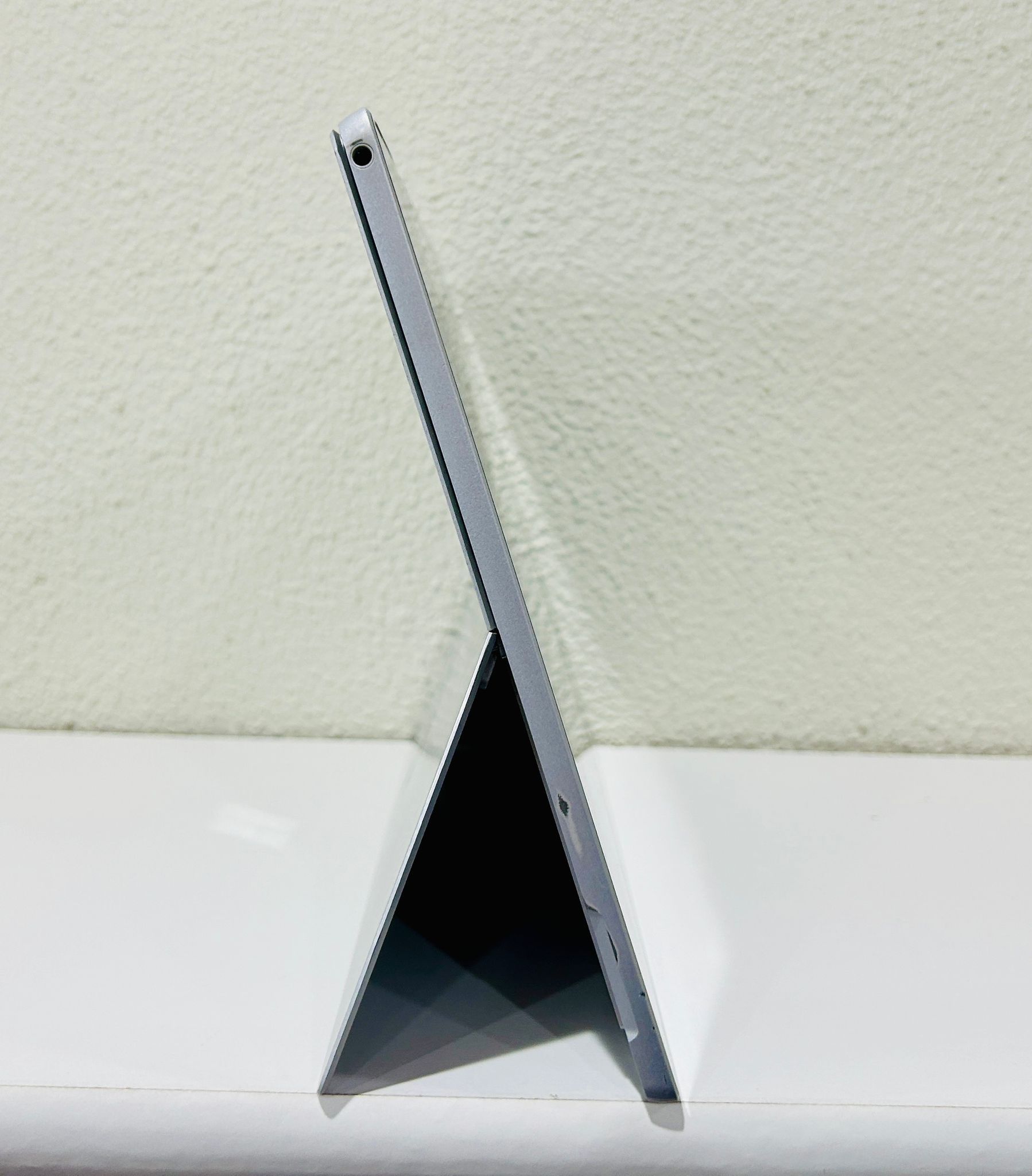 Microsoft Surface PRO i5 8350 16GB RAM 256GB SSD Windows