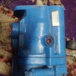 Vickers Hydraulic Pump Rebuilt Been Sitting In The Garage Getting To Get Rid Of   I Have No Use Anymore 