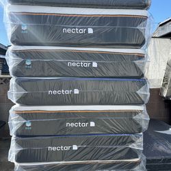Nectar Mattress.   Nectar Classic 13" Medium Firm  Queen Mattress 🛌
Delivery 🚛 available for extra fee 
Hablamos español