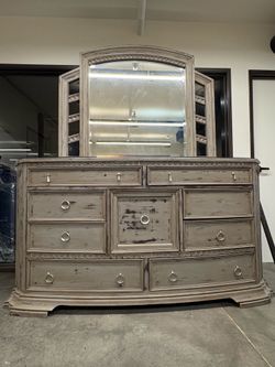 Dresser & Mirror