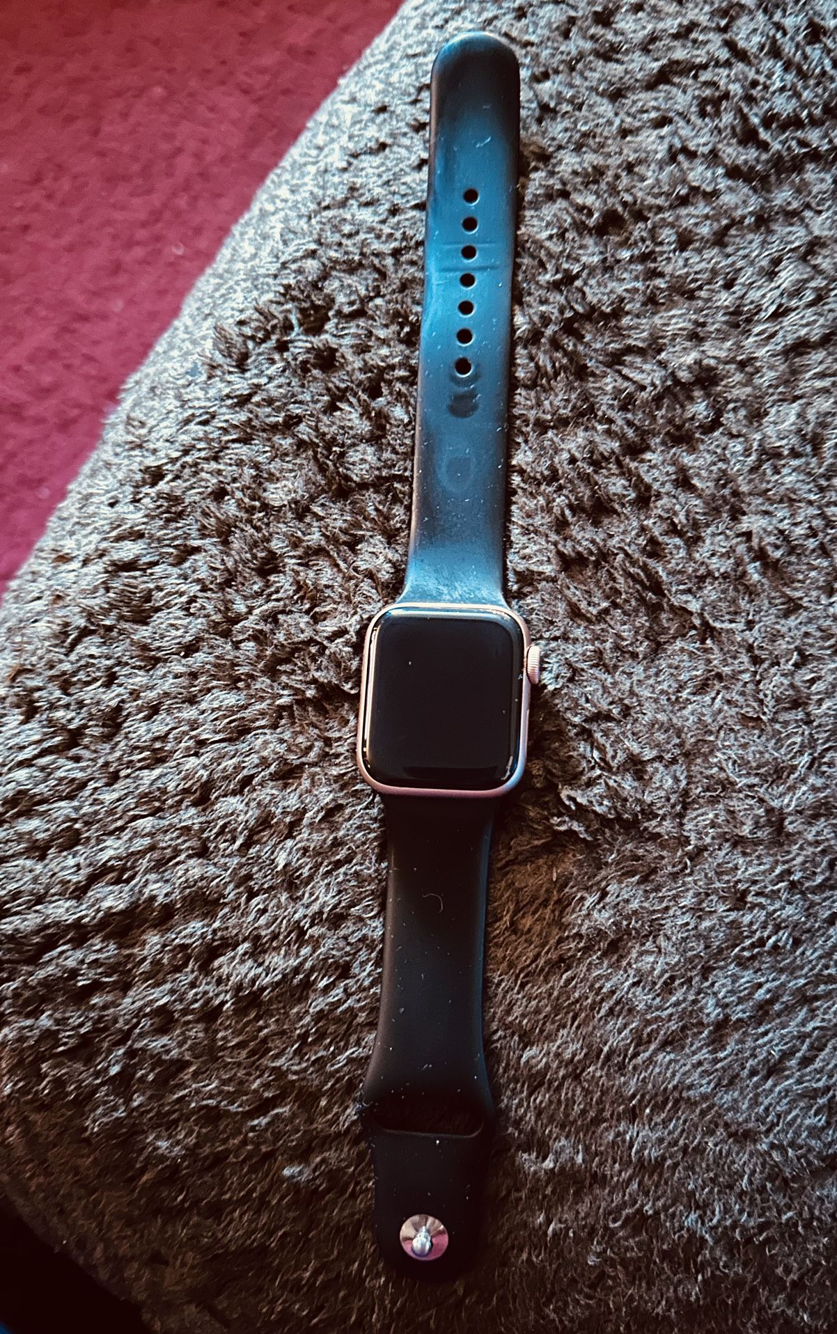 Apple Watch Series 4 With GPS and Cellular - Rose Gold