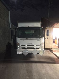 Isuzu NRR box truck 14000 obo