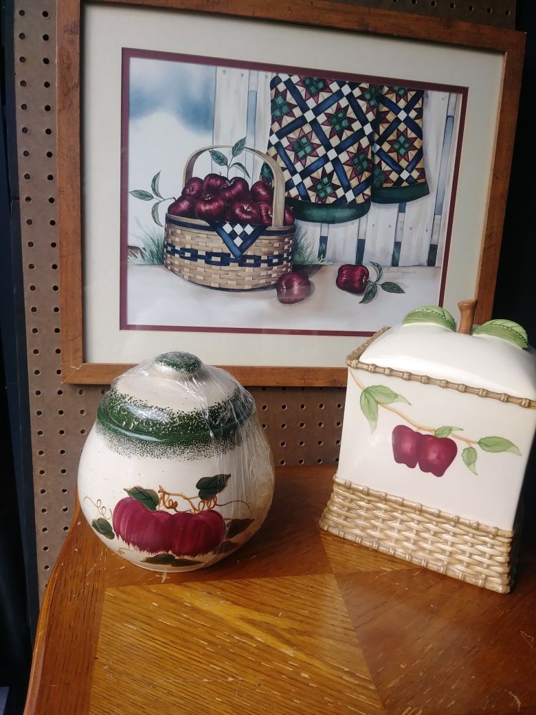 LOVELY APPLE WALL ART & JARS