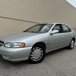 2001 NISSAN ALTIMA GXE ONLY 113K CLEAN TITLE NO PROBLEMS 
