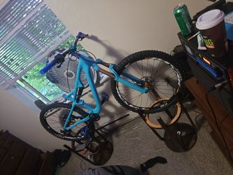 2014 Speciqlize Stump Jumper Evo  Median Frame  