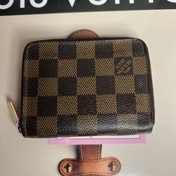 Louis Vuitton Small Zippy Wallet