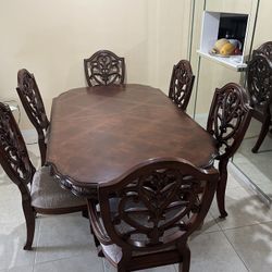 6  CHAIRS DINING TABLE  AND ENTRY TABLE
