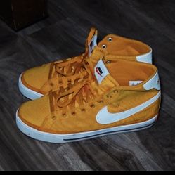 Nike Court Legacy Canvas Mid men’s  Light Curry / Team Orange  