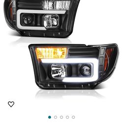 2013 Toyota Tundra VIPMOTOZ headlights 
