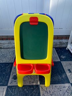 Crayola Quick Flip 2-Sided Art Easel Chalk Dry Erase Board $75 OBO!