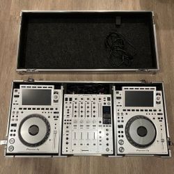 Pioneer CDJ-3000(2) & DJM-900N X S 2- White LE with DeeJay LED Fly Drive DJ Coffin Case