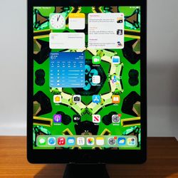 Apple iPAD 8th GEN 32GB 10.2” Fully Functional HOLIDAY SPECIAL $170