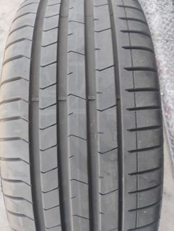 Used Car Tire with Good Tread 245/40R20 run flat