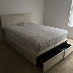 Full Size Bed With Mattress 