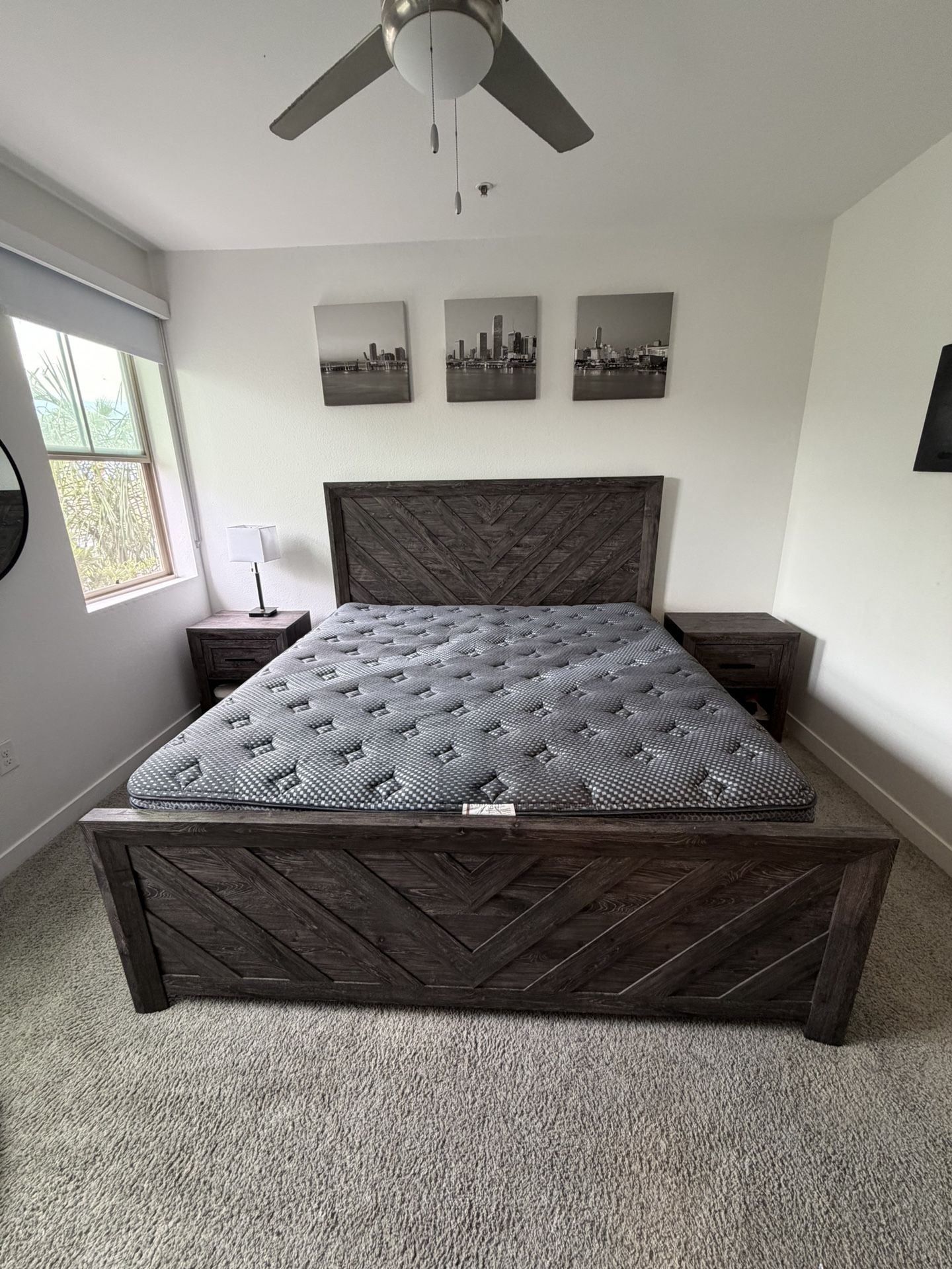 King Size Bedroom Set Available Now! $599 OBO
