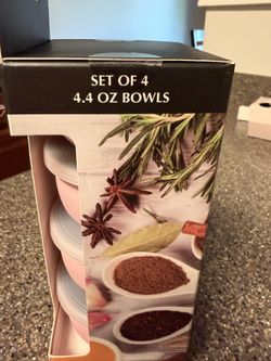 4 Prep Bowls With Lids