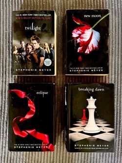 Twilight Saga Complete 4 Book Set – Stephenie Meyer