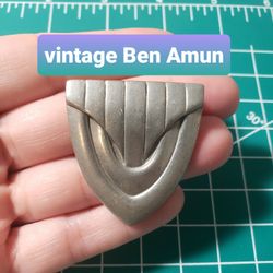 Vintage Ben Amun collectable lapel pin brooch jewelry grey metal tone