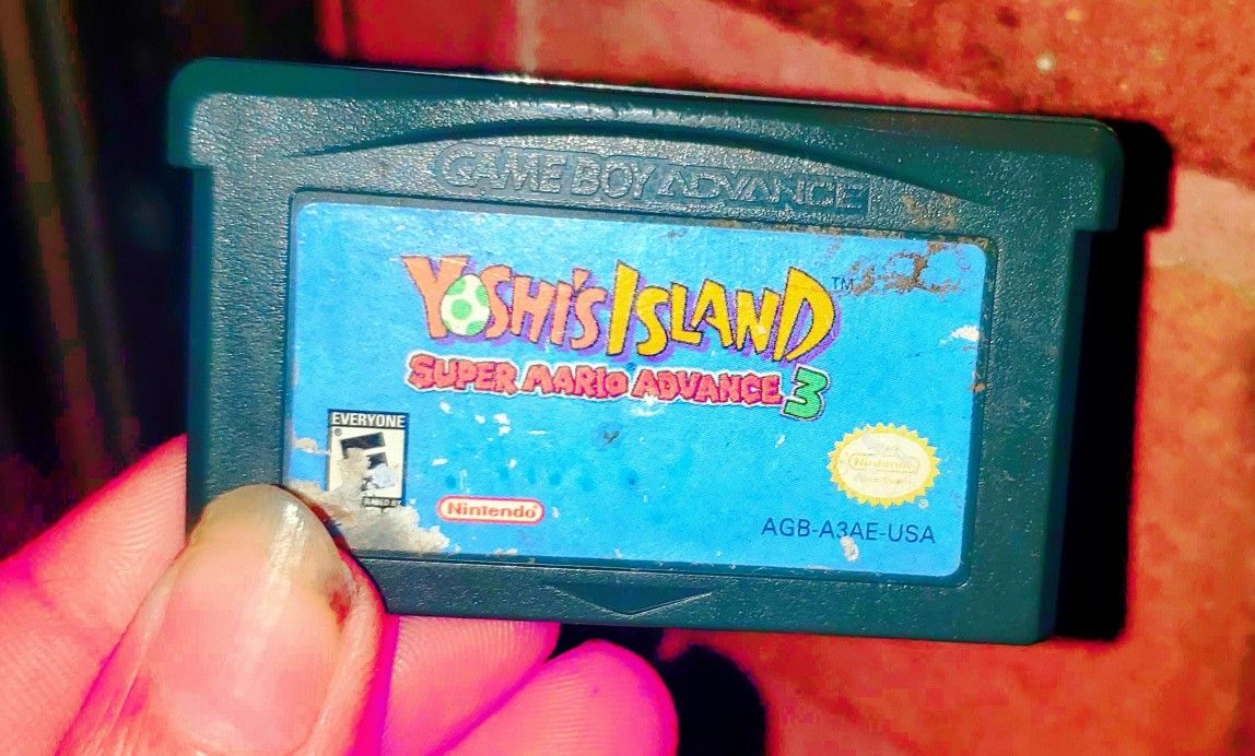 Yoshi's Island: Super Mario Advance 3 Nintendo Game Boy Advance, 2002 Cart Only
