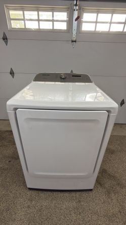 Samsung 7.4 cu. ft. Gas Dryer in white (Model: DVG50R5200W/A3). Clean, fully functional, and ready to go!