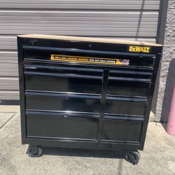 Dewalt Rolling Tool Cabinet, 9 Drawer, 41”