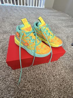 Boys scooby foo basketball shoes size 13