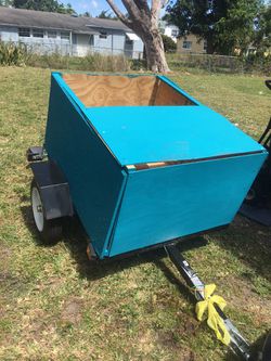 Small utility trailer, like new!