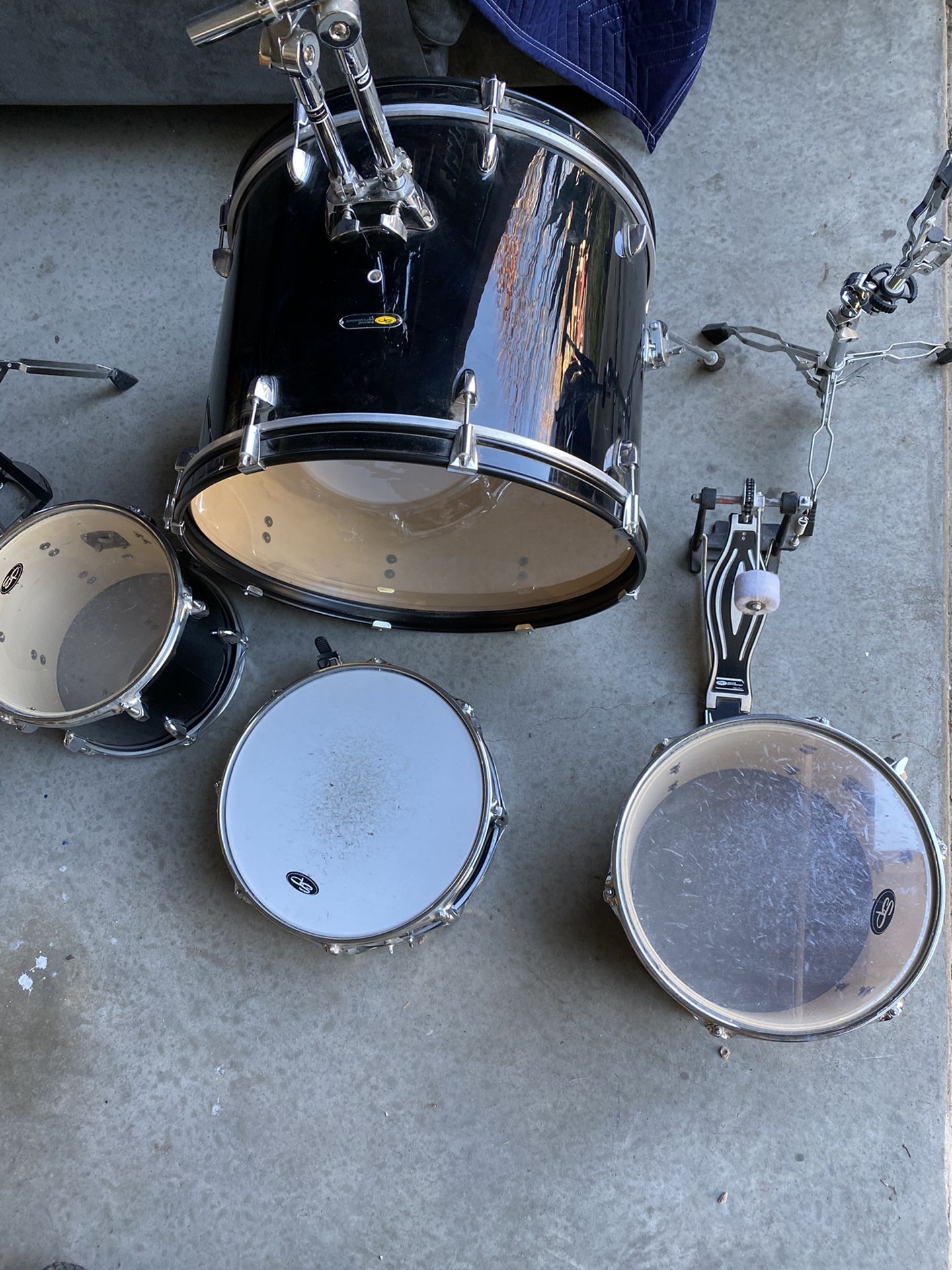 Drum set pieces for sale! NOT A COMPLETE SET