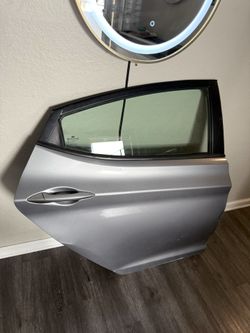 Hyundai Elantra Right Side Door