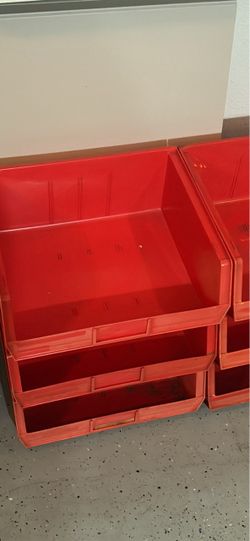 Plastic stackable bins