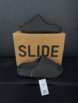 YEEZY SLIDES ONYX 🦍